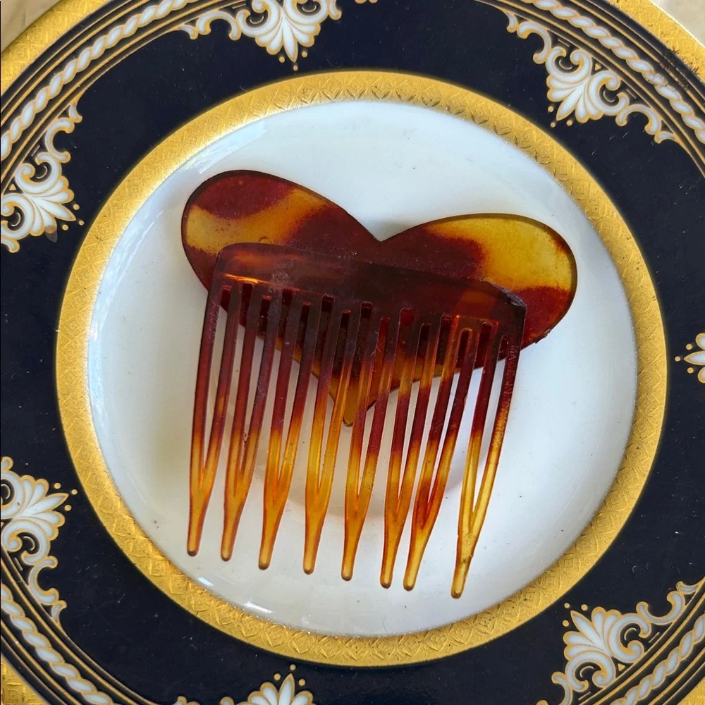 Vintage Heart-Shaped Tortoiseshell Hair Comb